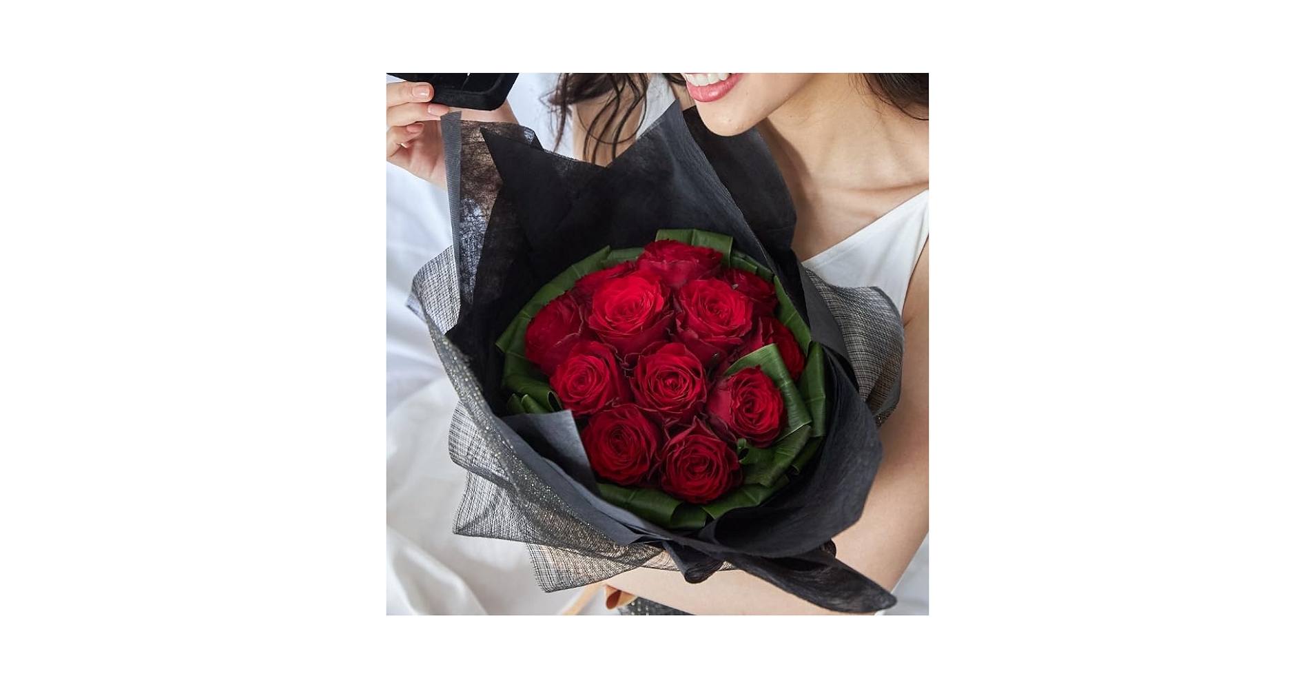 赤い薔薇　ミクストメディア　ホワイト額入り 最愛(レッド) 12輪の赤バラBOXフラワー/プリザーブドフラワー